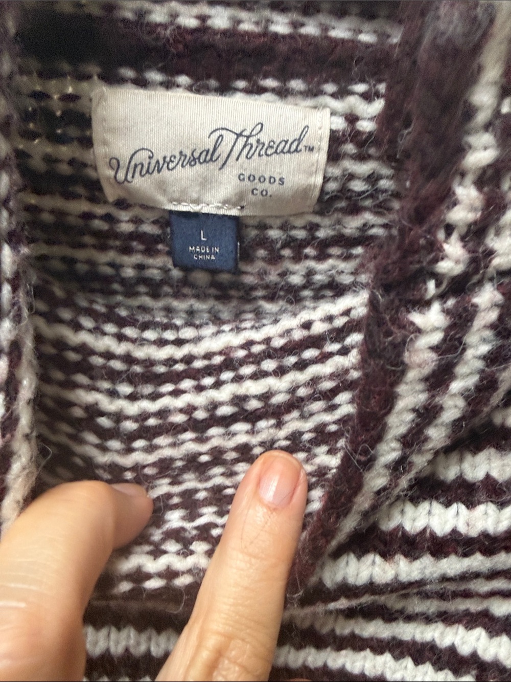 Universal Thread maroon sweater size large - Picture 2 of 2